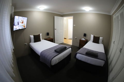 Sleepy Hill Motor Inn - Accommodation Sunshine Coast 2