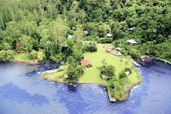 Secrets On The Lake - Accommodation Sunshine Coast 2