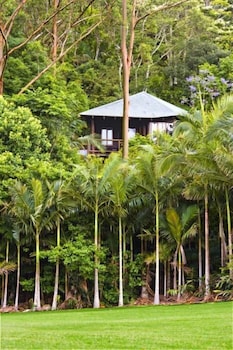 Secrets On The Lake - Accommodation Sunshine Coast 1