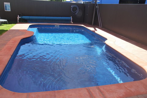 Saltbush Motor Inn - Accommodation Sunshine Coast 0