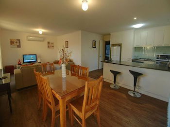 DBJ Holiday Units - Accommodation Sunshine Coast 6