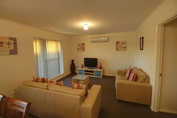 DBJ Holiday Units - Accommodation Sunshine Coast 4