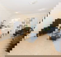 Colonial Court Villas - Accommodation Sunshine Coast