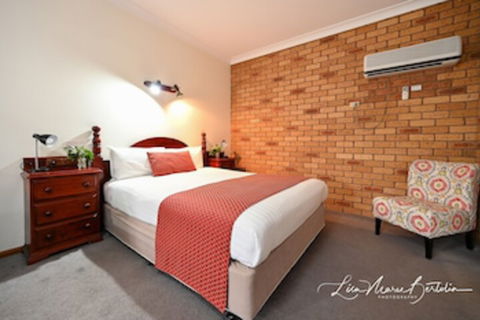 Narrandera Club Motor Inn - Accommodation Sunshine Coast 0