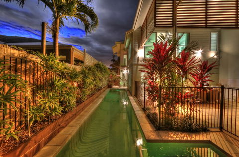Deja Vu Palm Cove Private Heated Pool - Accommodation Sunshine Coast 1