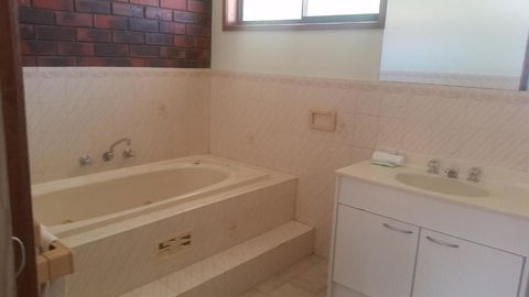 Wentworth Club Motel - Accommodation Sunshine Coast 4