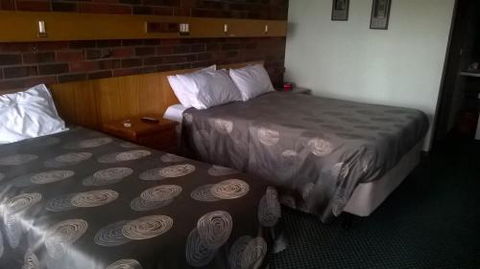 Wentworth Club Motel - Accommodation Sunshine Coast 1