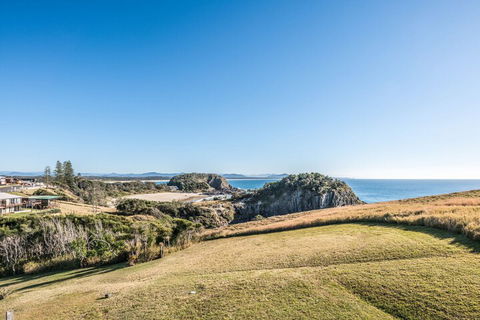 A PERFECT STAY - A Frame - Accommodation Sunshine Coast 5