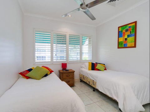 Azure Waters - Accommodation Sunshine Coast 0