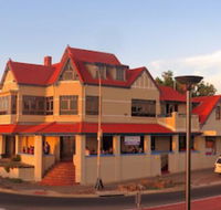 McCloud House - Accommodation Sunshine Coast