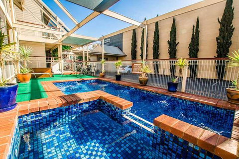 MAS Country Riverboat Lodge Motor Inn - Accommodation Sunshine Coast 2