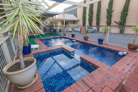 MAS Country Riverboat Lodge Motor Inn - Accommodation Sunshine Coast 3