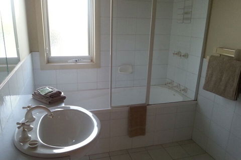 Golf View Apartment 7 - Accommodation Sunshine Coast 3