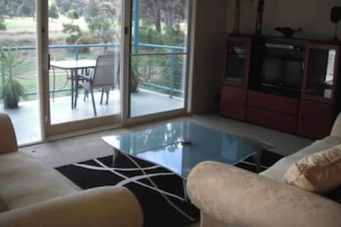 Golf View Apartment 7 - Accommodation Sunshine Coast 5