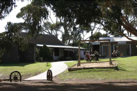 Seal Bay Cottages - Accommodation Sunshine Coast 4