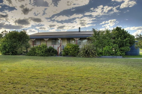 Cottages On Lovedale - Accommodation Sunshine Coast 2