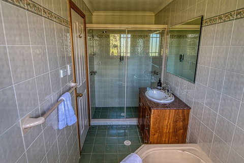 Cottages On Lovedale - Accommodation Sunshine Coast 6