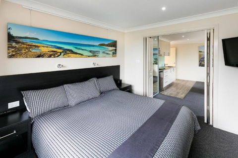 Dolphin Shores - Accommodation Sunshine Coast 2