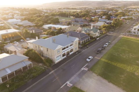 Port Elliot Beach House YHA Hostel - Accommodation Sunshine Coast 0