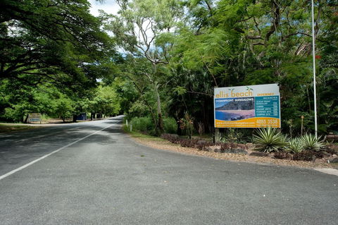 Ellis Beach Oceanfront Bungalows - Campground - Accommodation Sunshine Coast 4