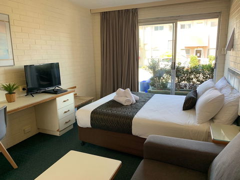 Crest Motor Inn - Accommodation Sunshine Coast 6