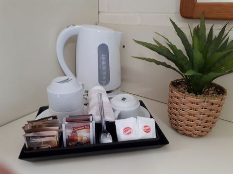 Crest Motor Inn - Accommodation Sunshine Coast 4