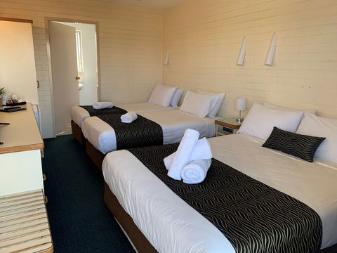 Crest Motor Inn - Accommodation Sunshine Coast 5