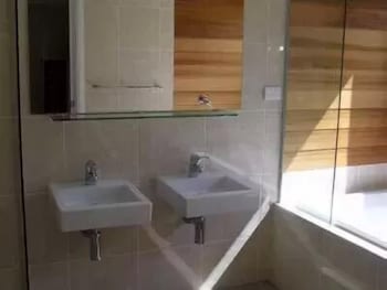 Gooromon Park Cottages - Accommodation Sunshine Coast 4