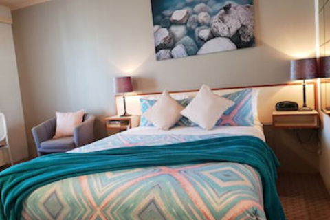 Leagues Motel - Accommodation Sunshine Coast 0