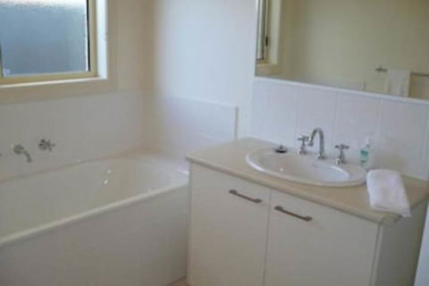 Kennedy Holiday Resort - Accommodation Sunshine Coast 1