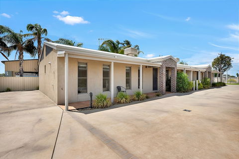 Kennedy Holiday Villas - Accommodation Sunshine Coast 1