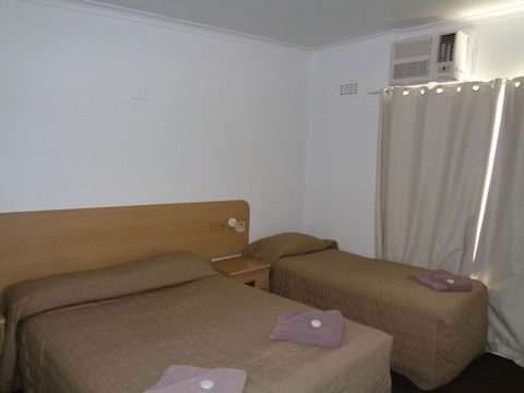 Parkway Motel - Accommodation Sunshine Coast 1