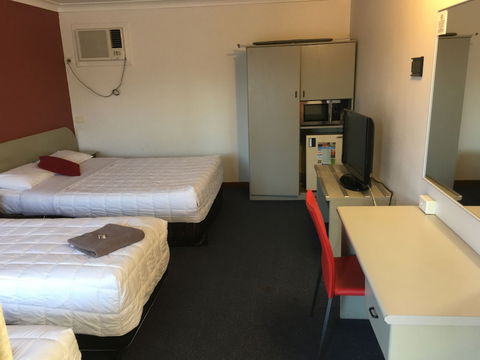 Parkway Motel - Accommodation Sunshine Coast 0