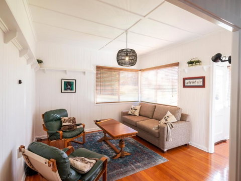 Bridle Guesthouse - Accommodation Sunshine Coast 3