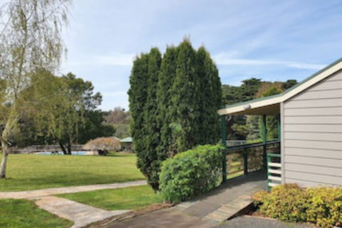 Neerim Country Cottages - Accommodation Sunshine Coast 0