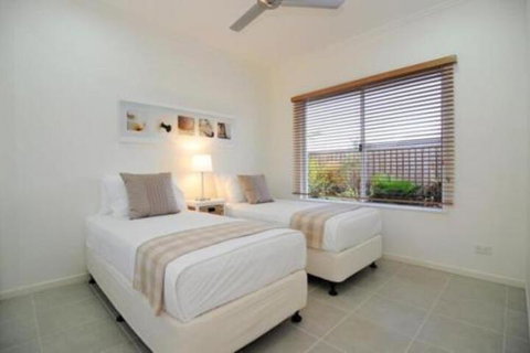 4 Cascade House Luxury Holiday Home - Accommodation Sunshine Coast 6