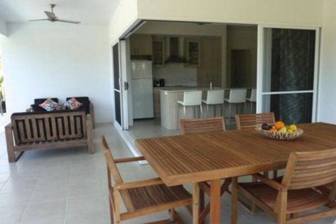 4 Cascade House Luxury Holiday Home - Accommodation Sunshine Coast 5