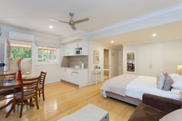 Chapel Hill QLD Accommodation Sunshine Coast