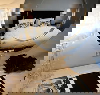 5 Rooms At The Stirling Hotel - Accommodation Sunshine Coast