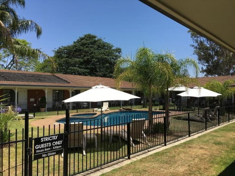 Capricorn Motor Inn - Accommodation Sunshine Coast 2