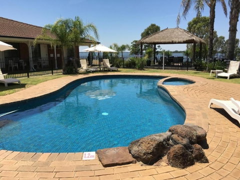 Capricorn Motor Inn - Accommodation Sunshine Coast 0