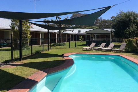 Greenways Holiday Units - Accommodation Sunshine Coast 1