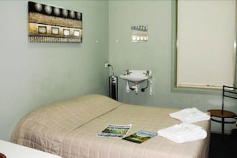 Imperial Hotel Cowra - Accommodation Sunshine Coast 2