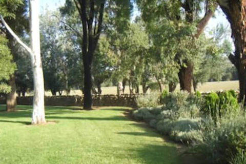 Jugiong Motor Inn - Accommodation Sunshine Coast 0