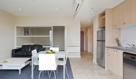 The Waterfront Apartments, Geelong - Accommodation Sunshine Coast 2