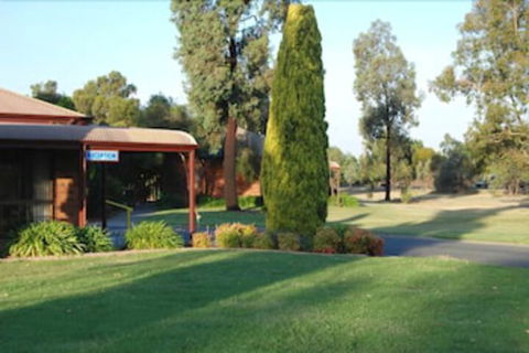 Sportslander Motor Inn - Accommodation Sunshine Coast 1