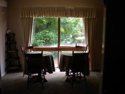 Hillview Oak B & B - Accommodation Sunshine Coast 1