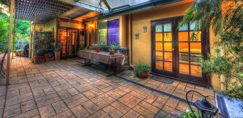 Hillview Oak B & B - Accommodation Sunshine Coast 2