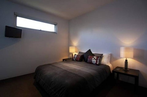 Battery Cove Beach Front Apartment - Accommodation Sunshine Coast 4