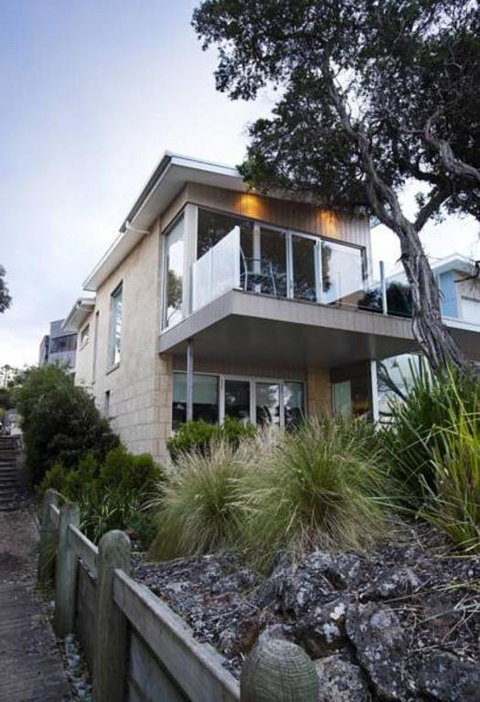 Battery Cove Beach Front Apartment - Accommodation Sunshine Coast 6